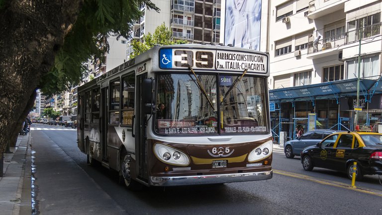 Colectiveros de Buenos Aires celebraron el acuerdo paritario del 30% acordado por la UTA a nivel nacional