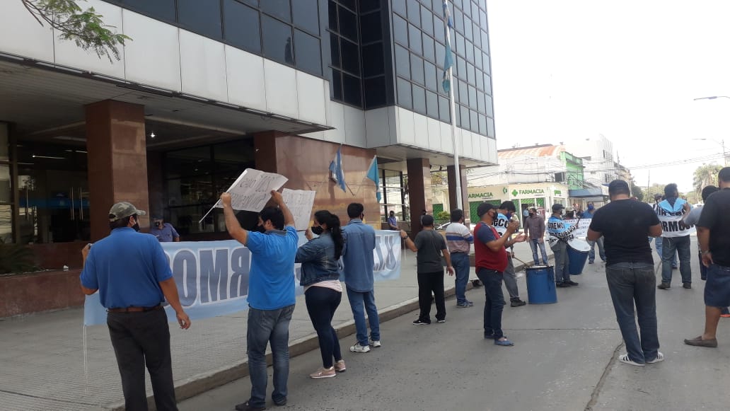 Trabajadores de empresa de transporte llevan más de 200 días sin cobrar el sueldo completo