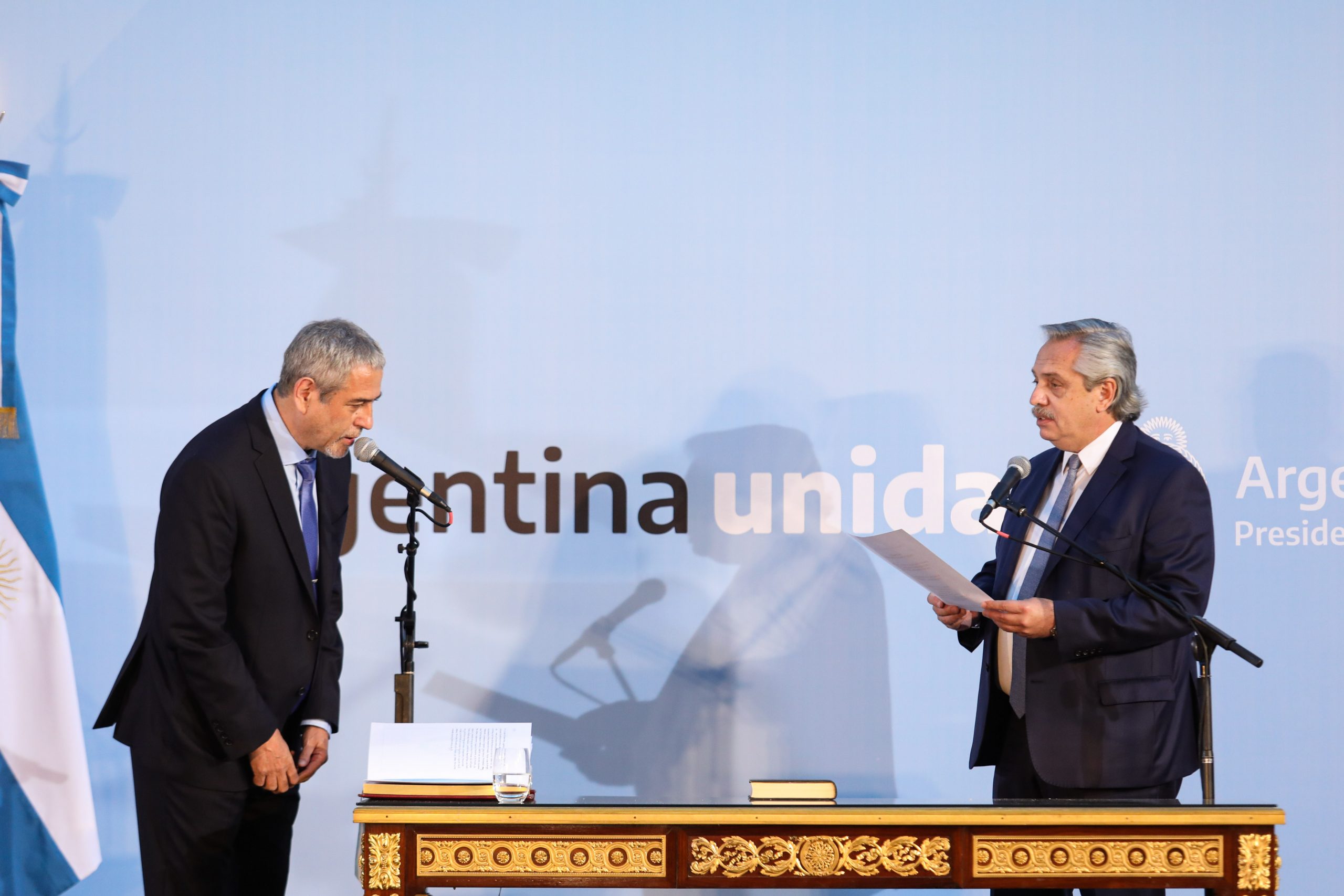 Asumió Ferraresi: prometió 110 mil viviendas en dos años y recuperar las 55 mil abandonadas por Macri